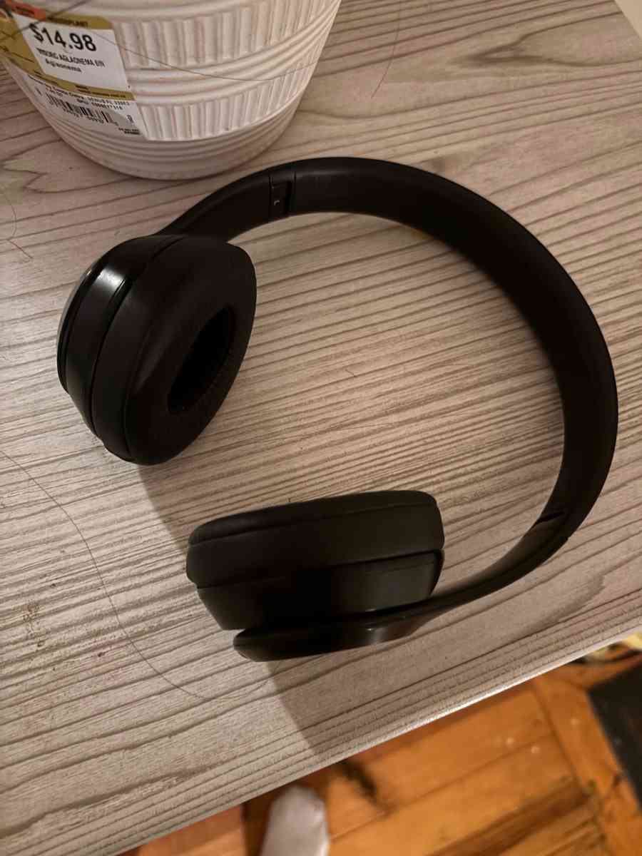 beats solo3 - Boston, Massachusetts - FleaMarketBay