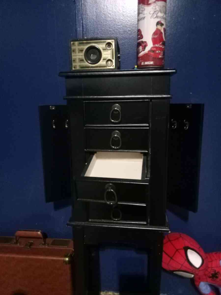 jewelry box dresser - Mc Minnville, Tennessee - FleaMarketBay