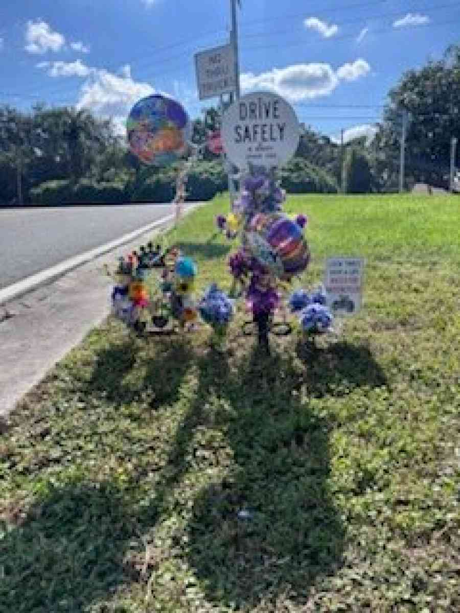 each made with love graveside flowers 30 each - Jacksonville, Florida - FleaMarketBay