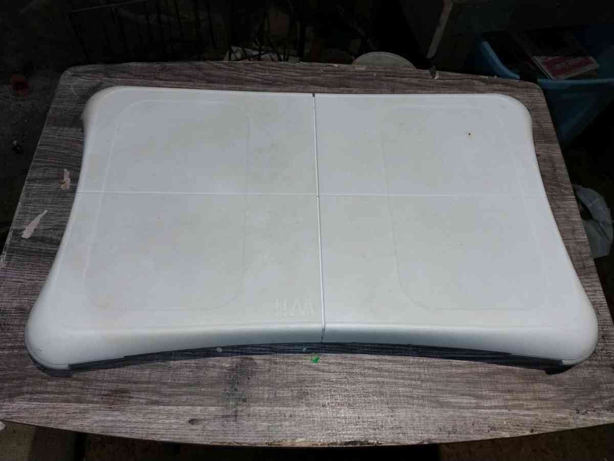 wii balance board - Cleveland, Ohio - FleaMarketBay