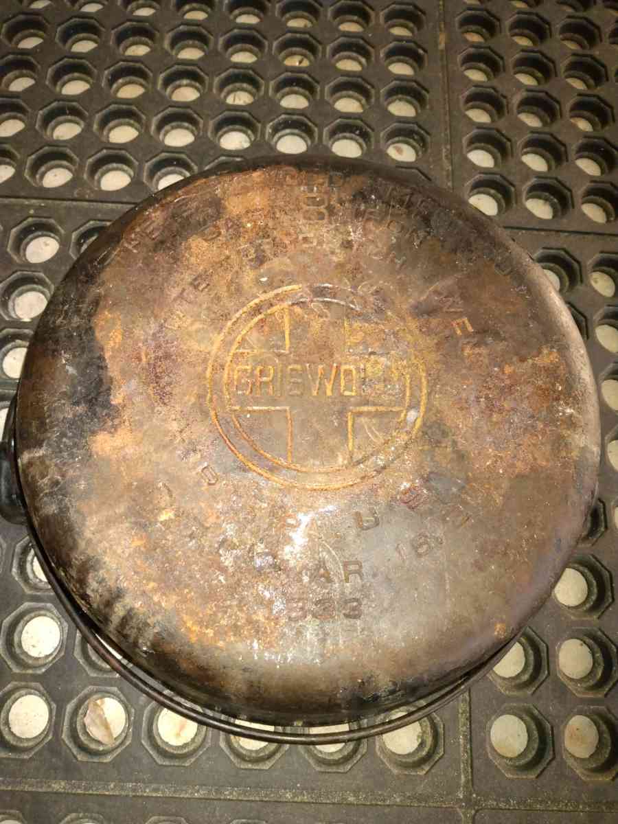griswold tite top dutch oven 833 patent No 8 - Fruitland Park, Florida - FleaMarketBay