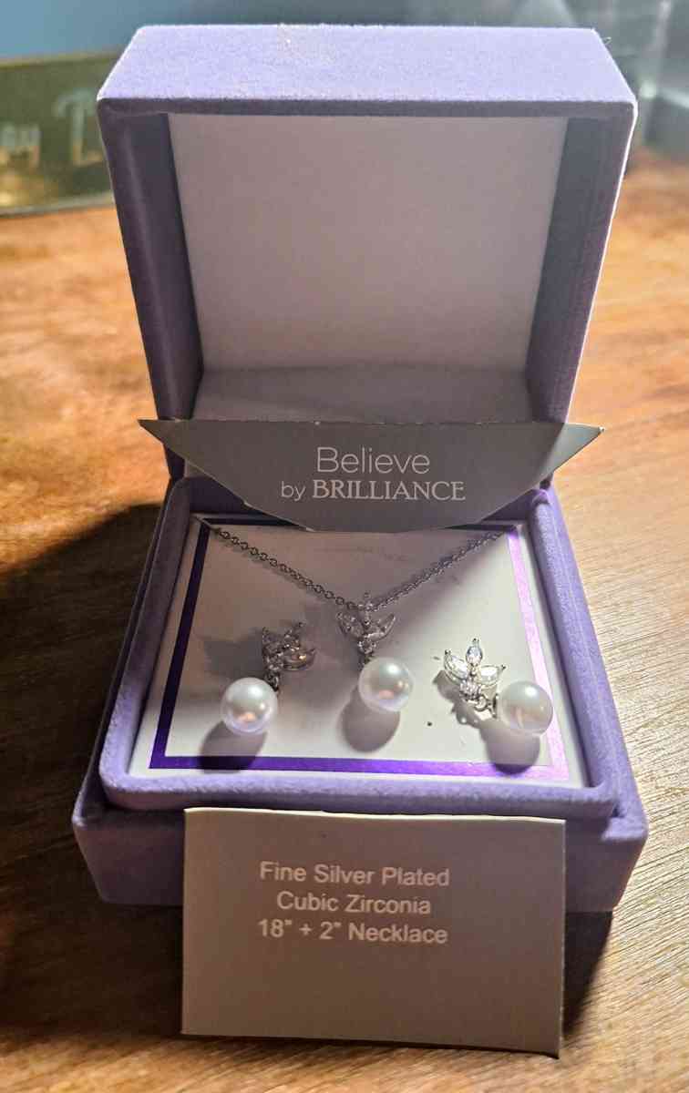 Believe by Brilliance Matching Necklace  Earring Set - Buckingham, Virginia - FleaMarketBay