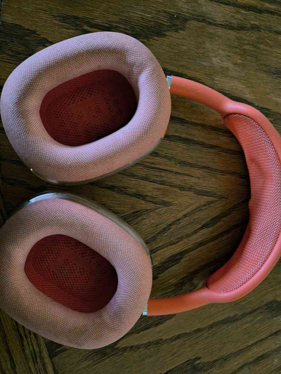 apple airpod Max pink with covers - Thousand Oaks, California - FleaMarketBay