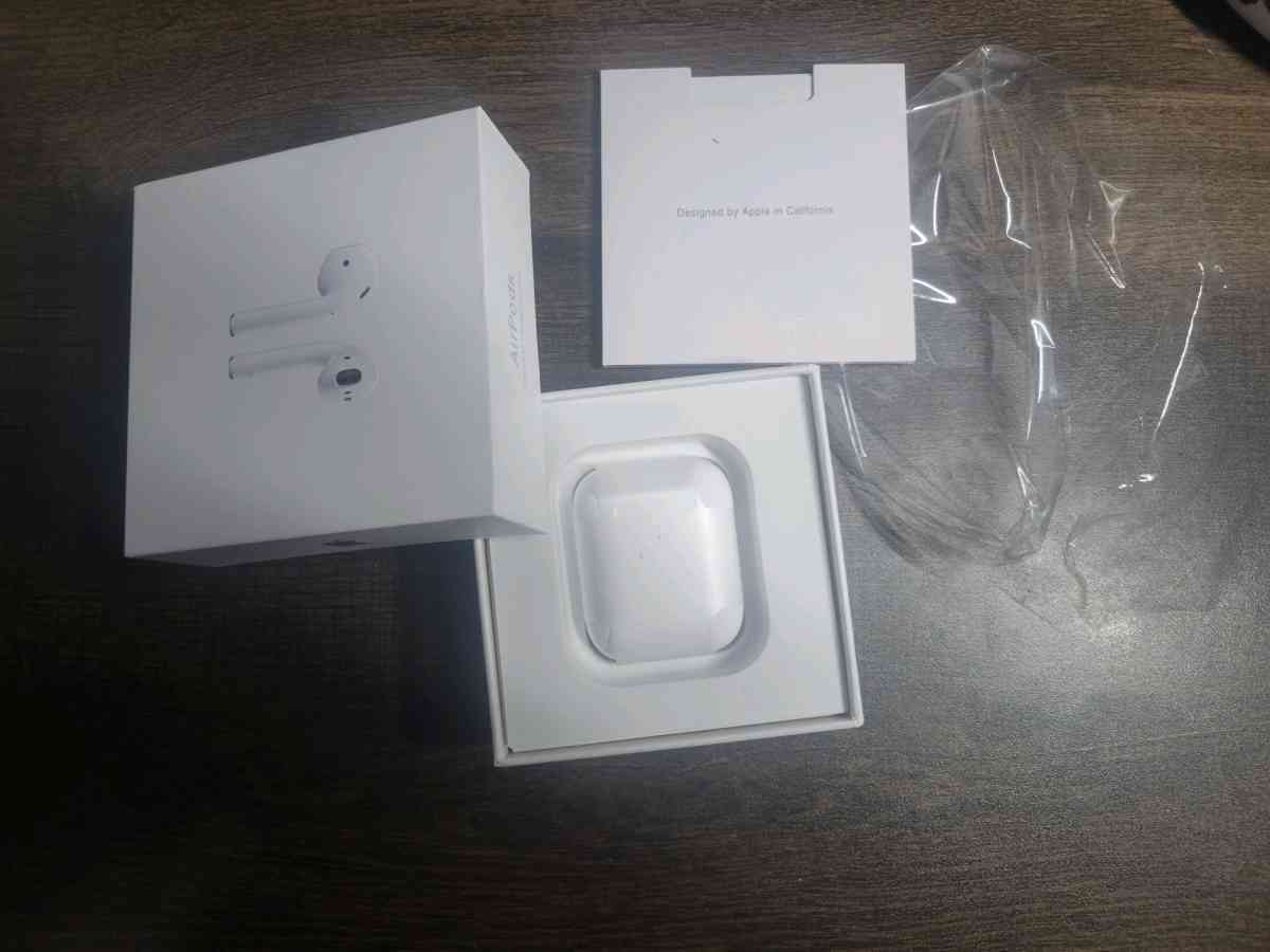 airpod earbuds - Rancho Cordova, California - FleaMarketBay