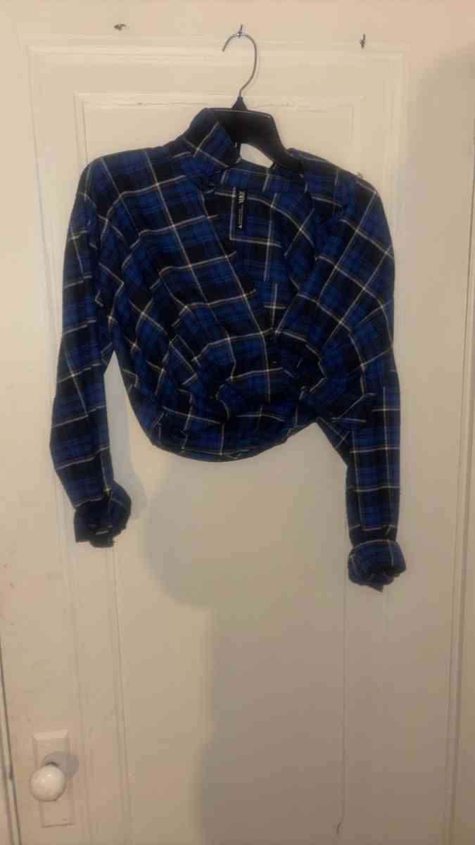 womens Zara button up plaid long sleeve - Cleveland, Ohio