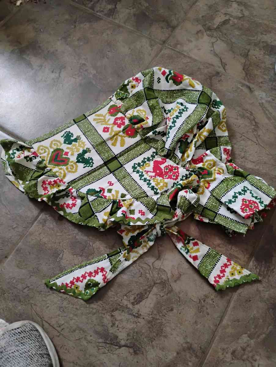 Vintage Floral green Bonnet - Bowie, Texas - FleaMarketBay