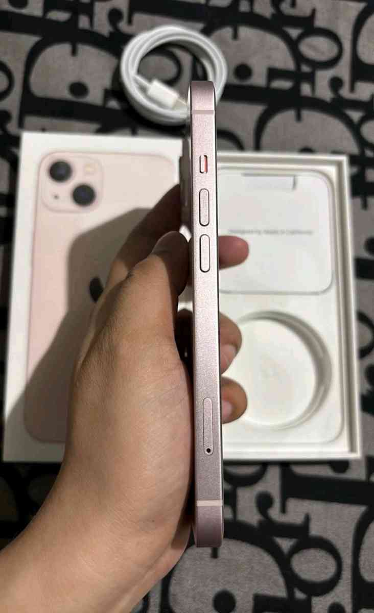 iPhone 13 - Adams, New York - FleaMarketBay