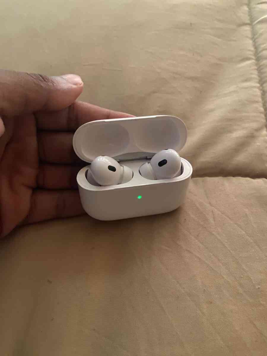 selling air pod gen - Duncanville, Texas