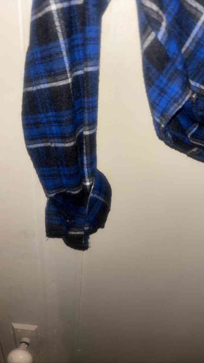womens Zara button up plaid long sleeve - Cleveland, Ohio - FleaMarketBay