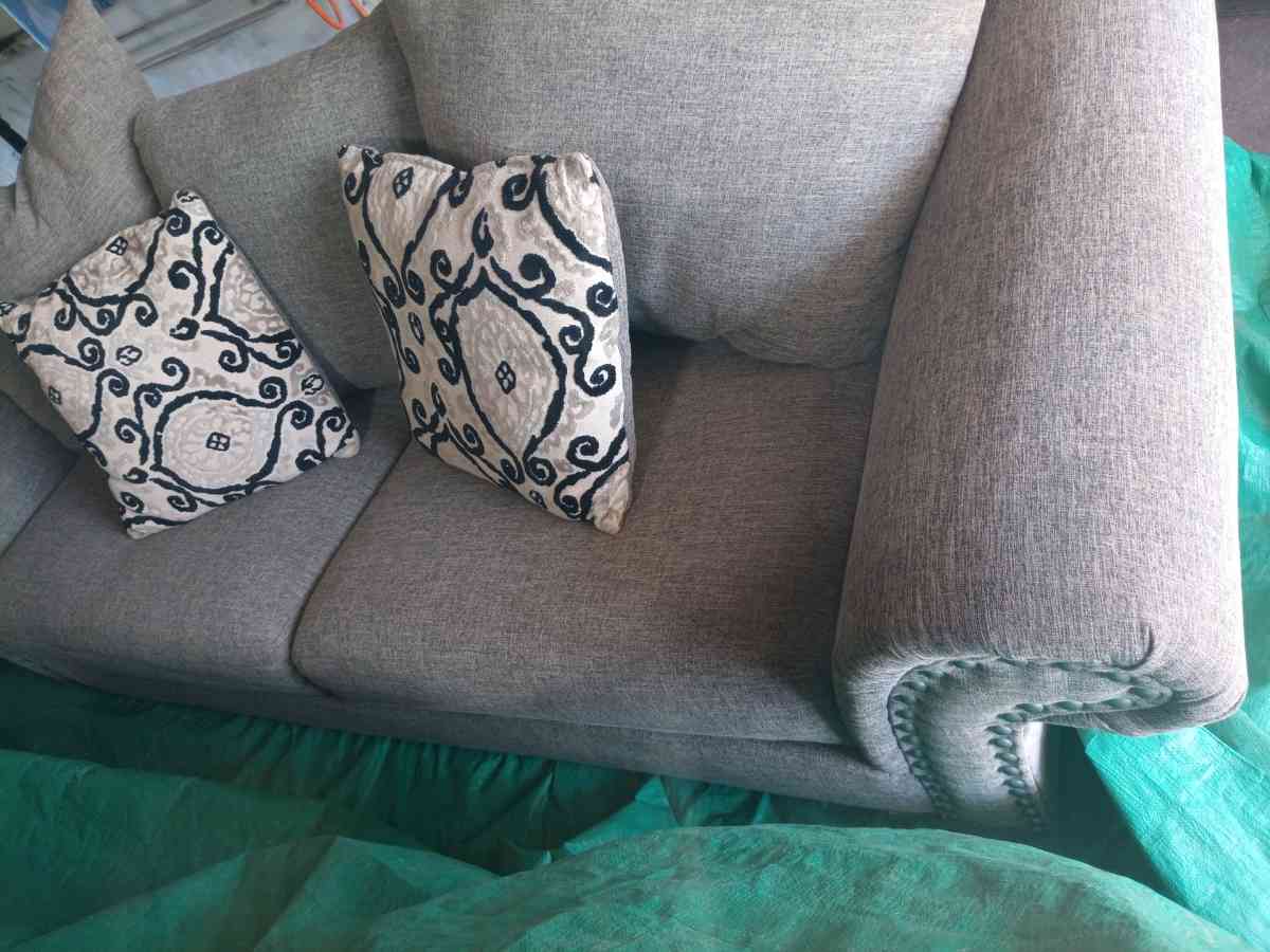 b beautiful sleeper sofa with decorative pillows - Albuquerque, New Mexico - FleaMarketBay