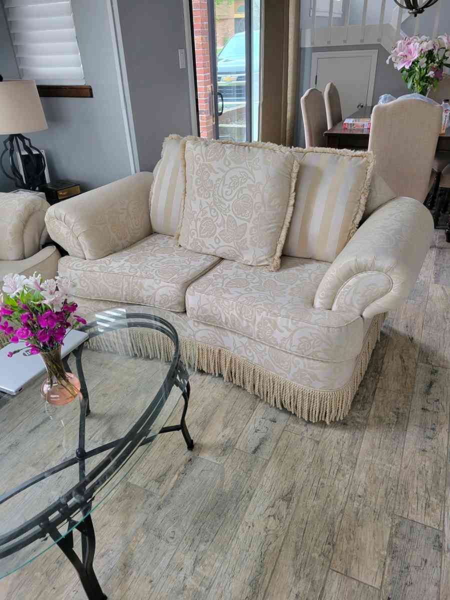 family room furniture set - Chesterfield, Missouri