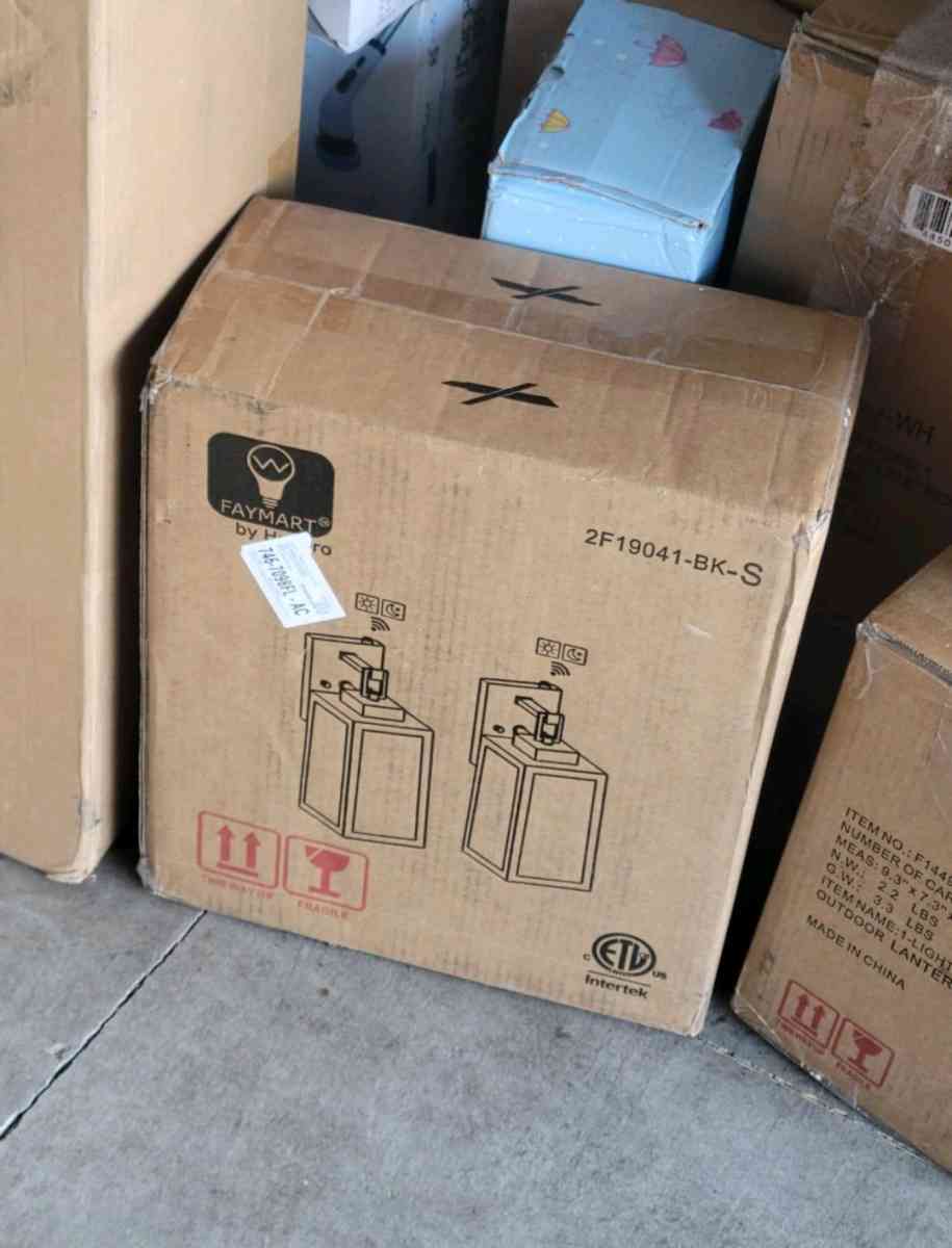 fans lights Give me offer for which one u want - Rancho Cordova, California - FleaMarketBay