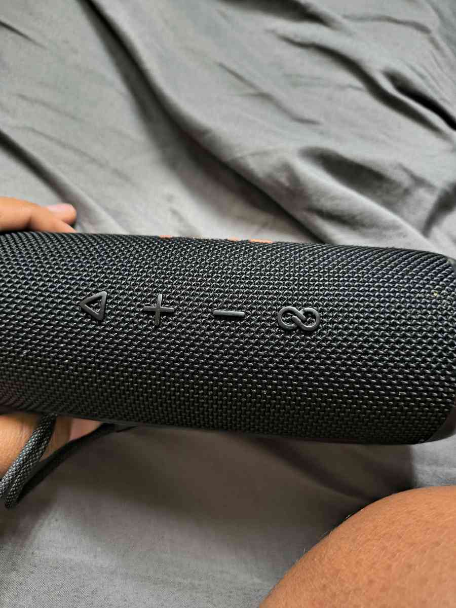 JBL Flip 6 Speaker - March Air Reserve Base, California