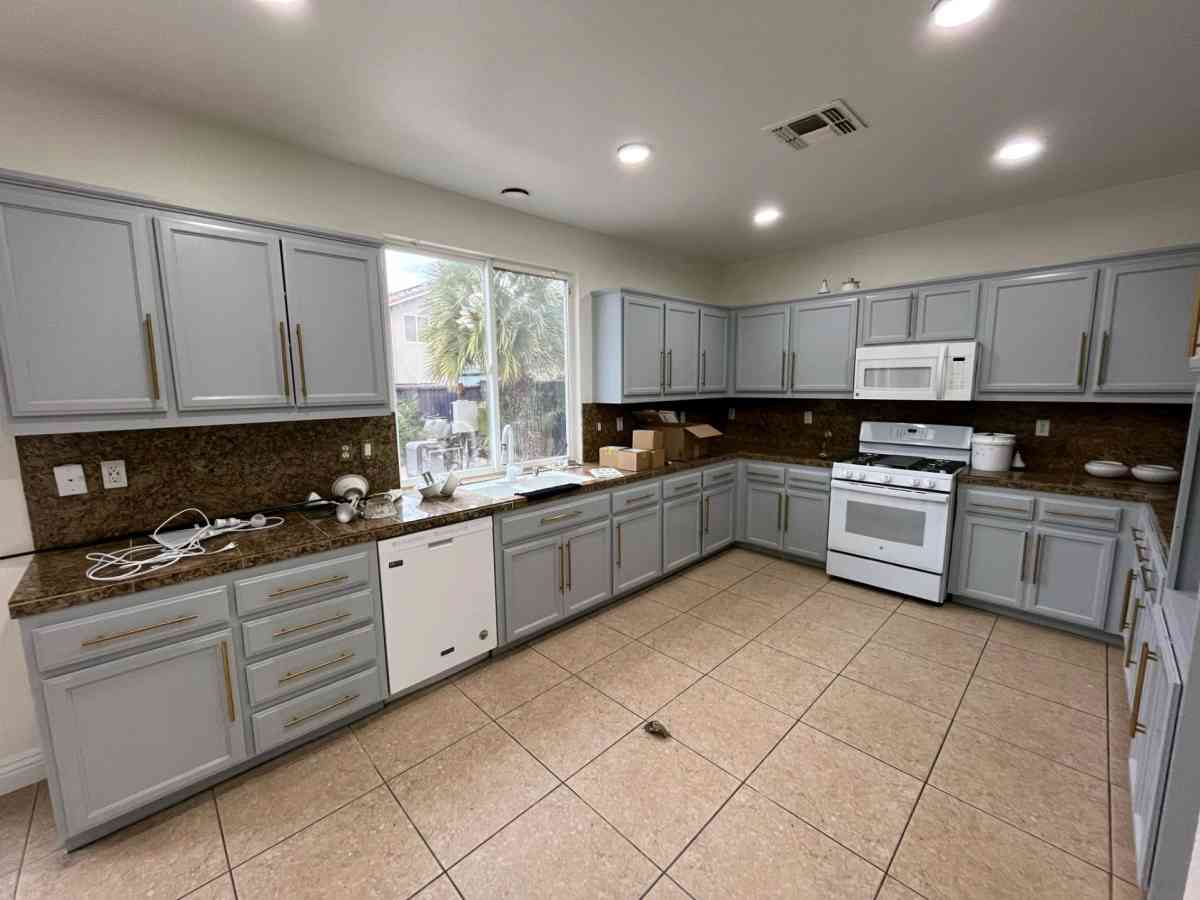 job painting - Stockton, California - FleaMarketBay