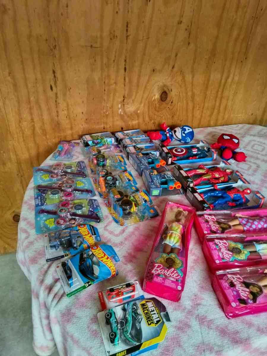 munecas y super heroes - Houston, Texas - FleaMarketBay
