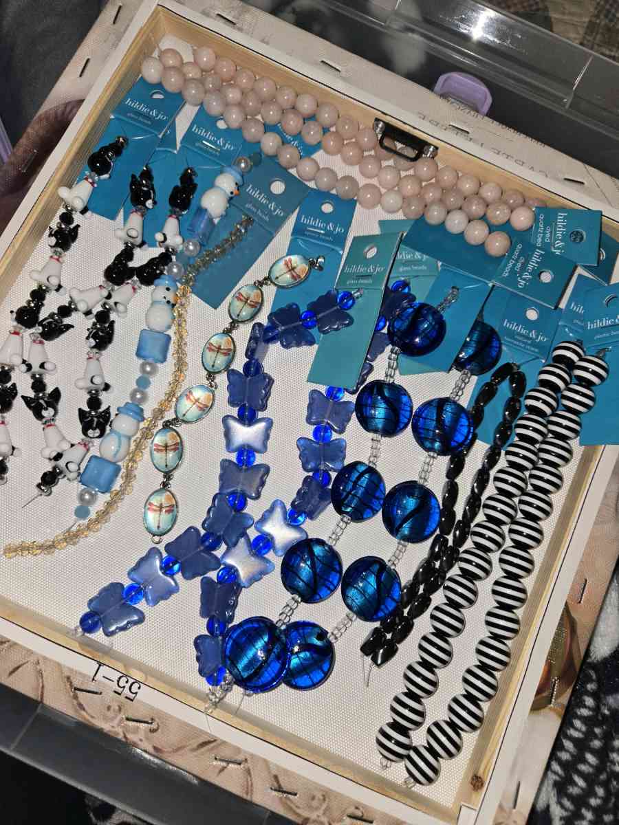 bundle of brand new glass beads for making jewelry selling t - Manteca, California