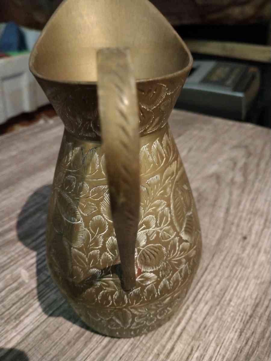 brass vase - Cleveland, Ohio - FleaMarketBay