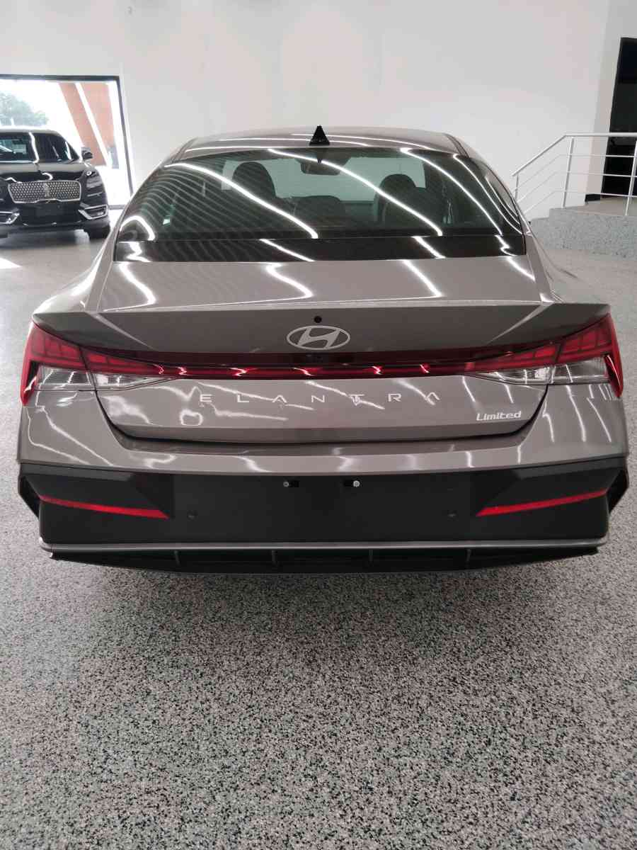 2024 Hyundai Elantra Limited - Greenville, Texas - FleaMarketBay