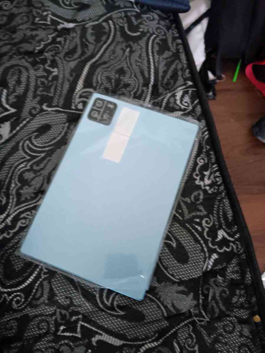 2025 ipad pro 10 brand new - Cut Off, Louisiana - FleaMarketBay