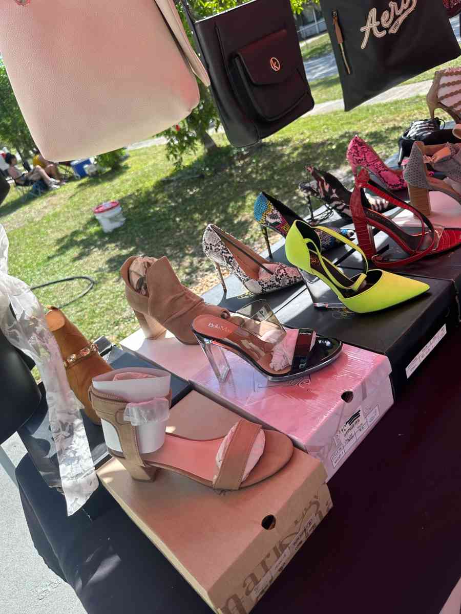 Womans Fashion - Jacksonville, Florida - FleaMarketBay