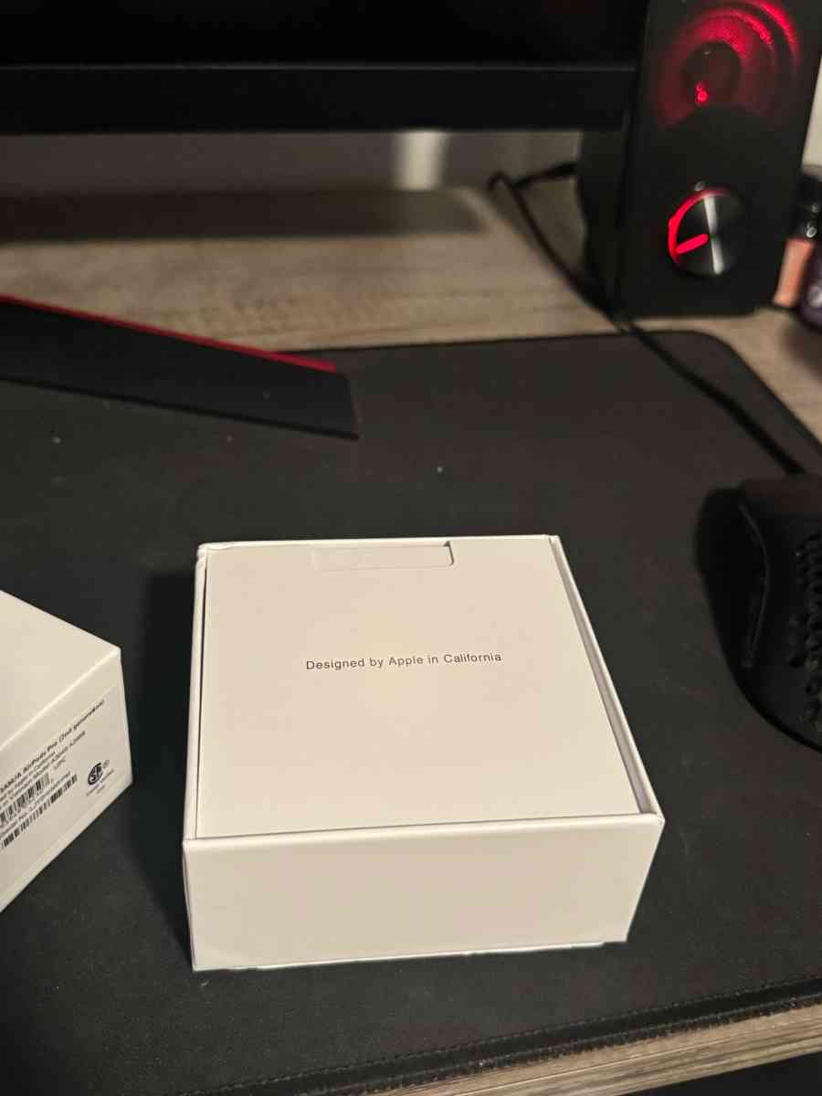 Apple AirPods Pro 2nd Generation - Springfield, Missouri - FleaMarketBay
