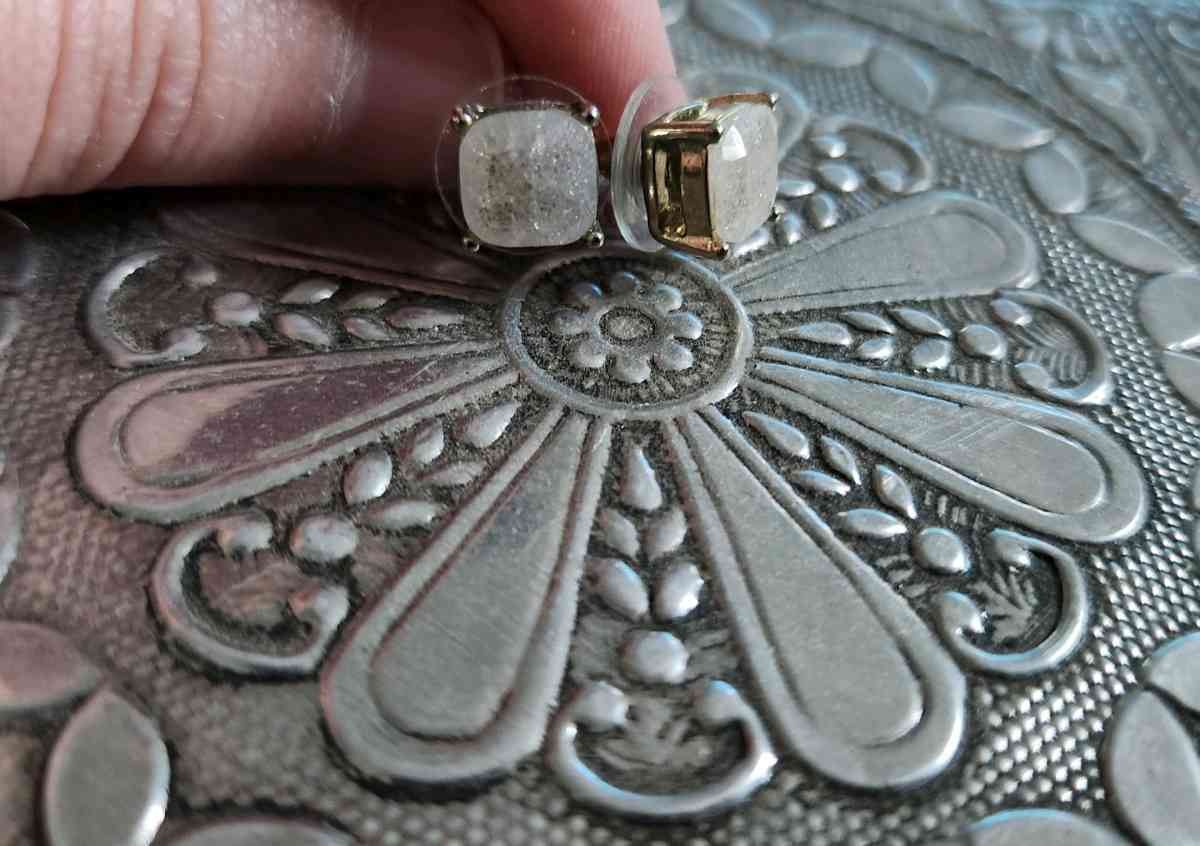 Costume Fashion jewelry - Lubbock, Texas - FleaMarketBay