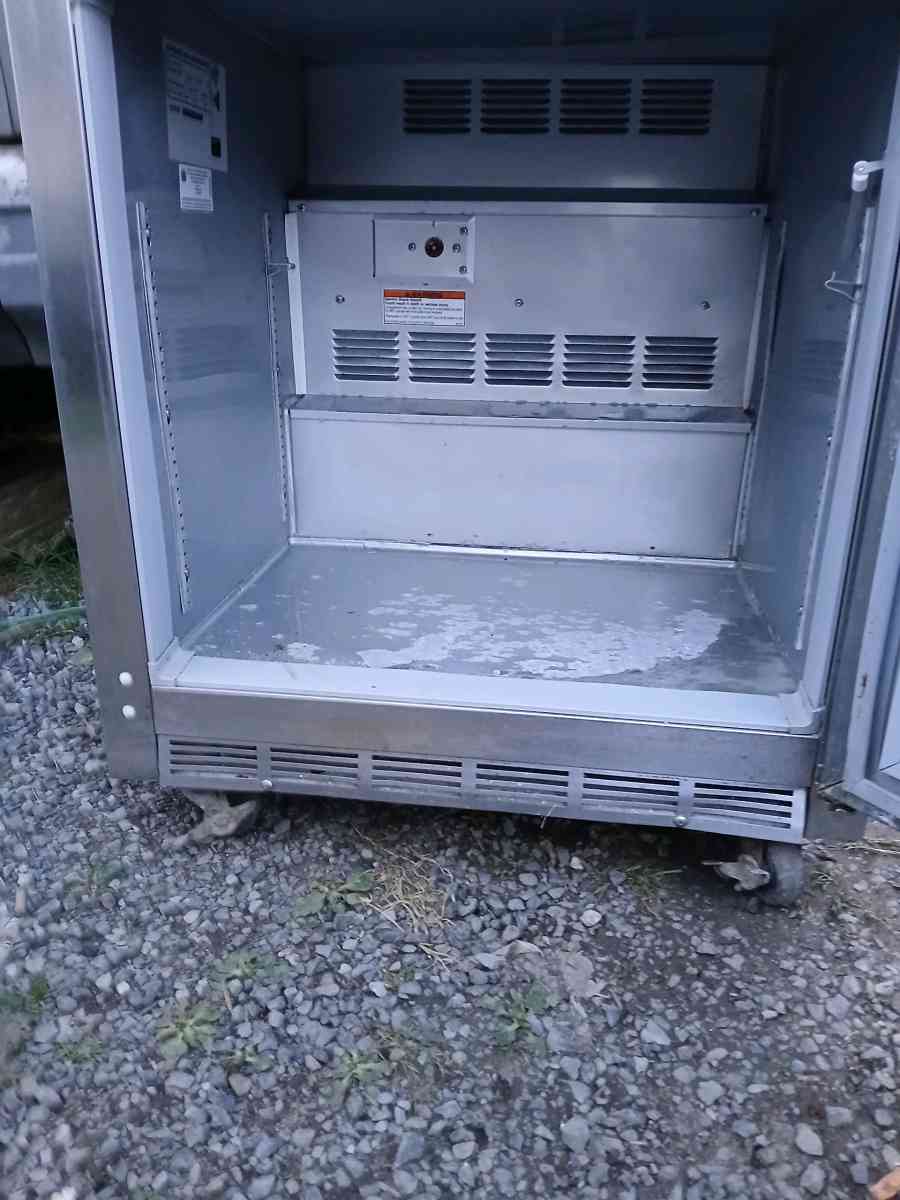 commercial undercover portable refrigerator - Everett, Washington - FleaMarketBay