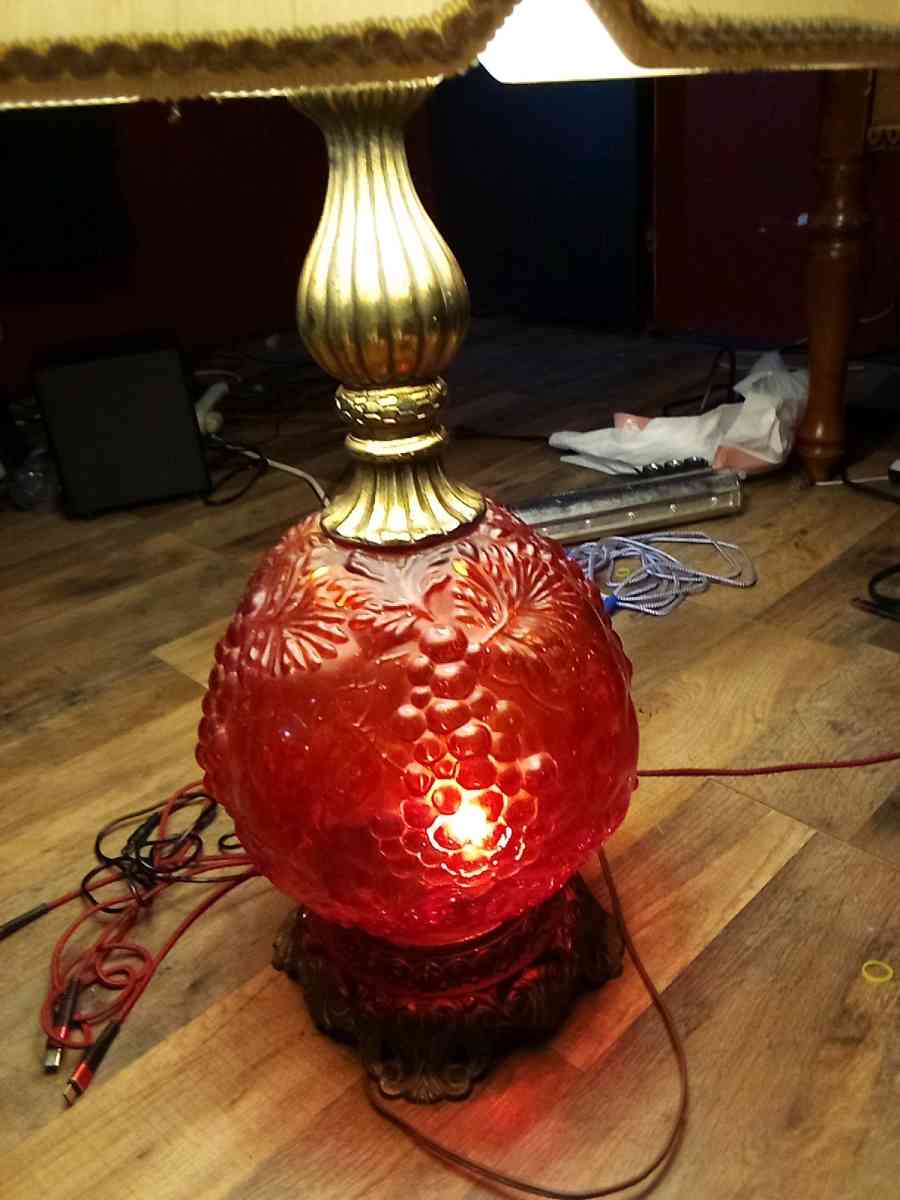 hand blown glass antique lamp - Mc Minnville, Tennessee - FleaMarketBay