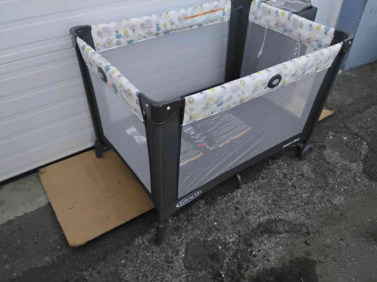 Graco Pack N Play Portable Play Pen OEM Very Clean Like New - Williamstown, New Jersey - FleaMarketBay