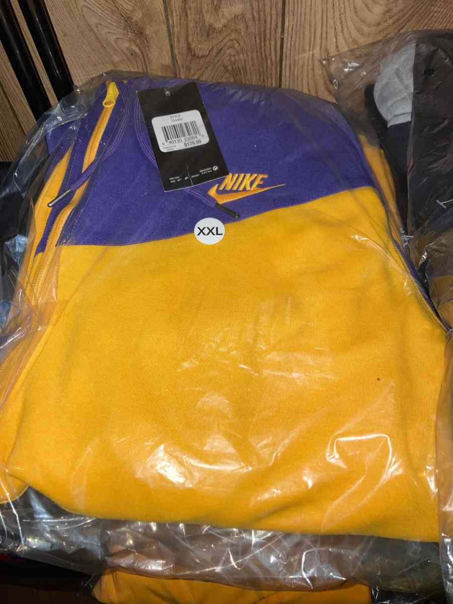 Nike sweatsuits and Nike techs - York, Pennsylvania - FleaMarketBay