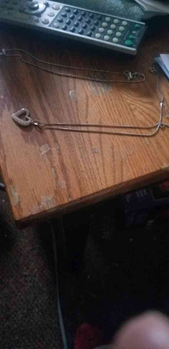Womens heart shaped pendant - Hudson, New Hampshire - FleaMarketBay