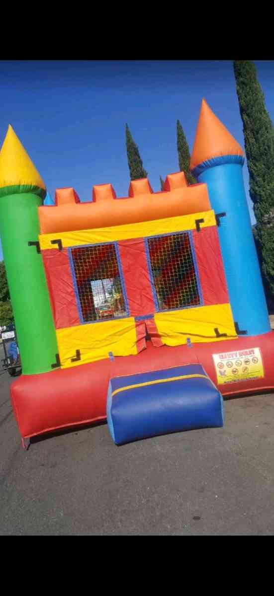jumpers for rent - South Gate, California - FleaMarketBay