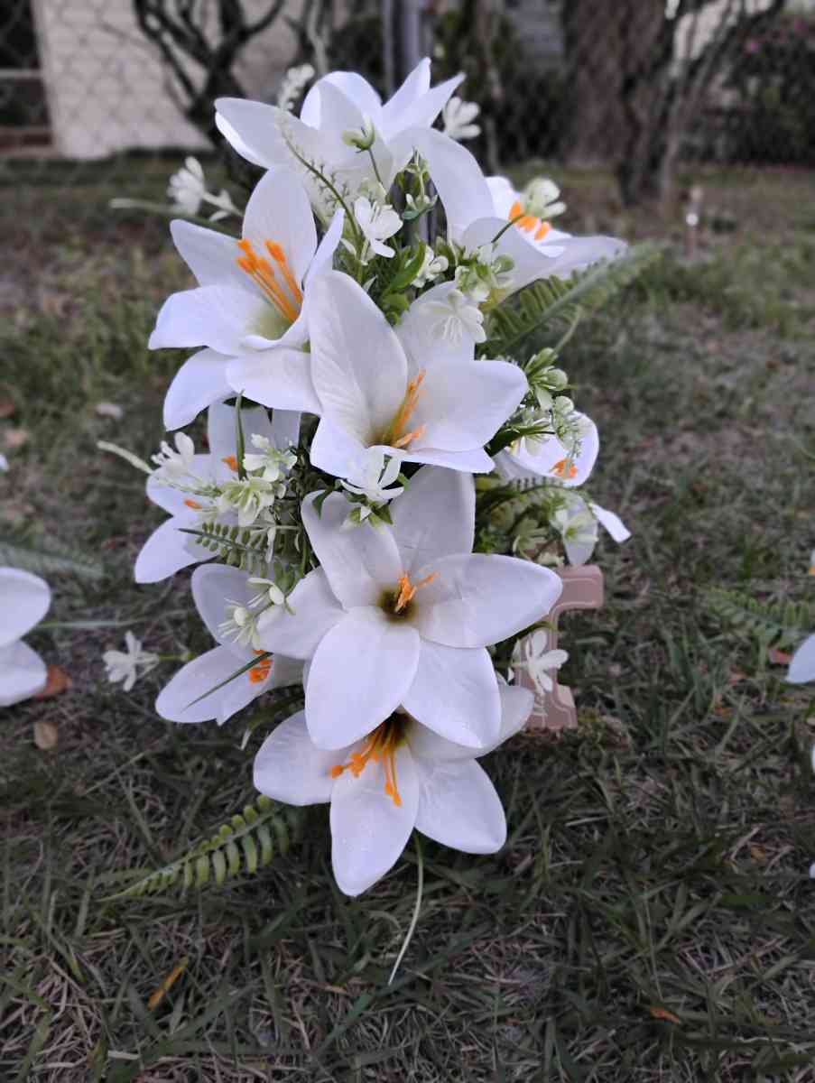 graveside flowers - Jacksonville, Florida - FleaMarketBay
