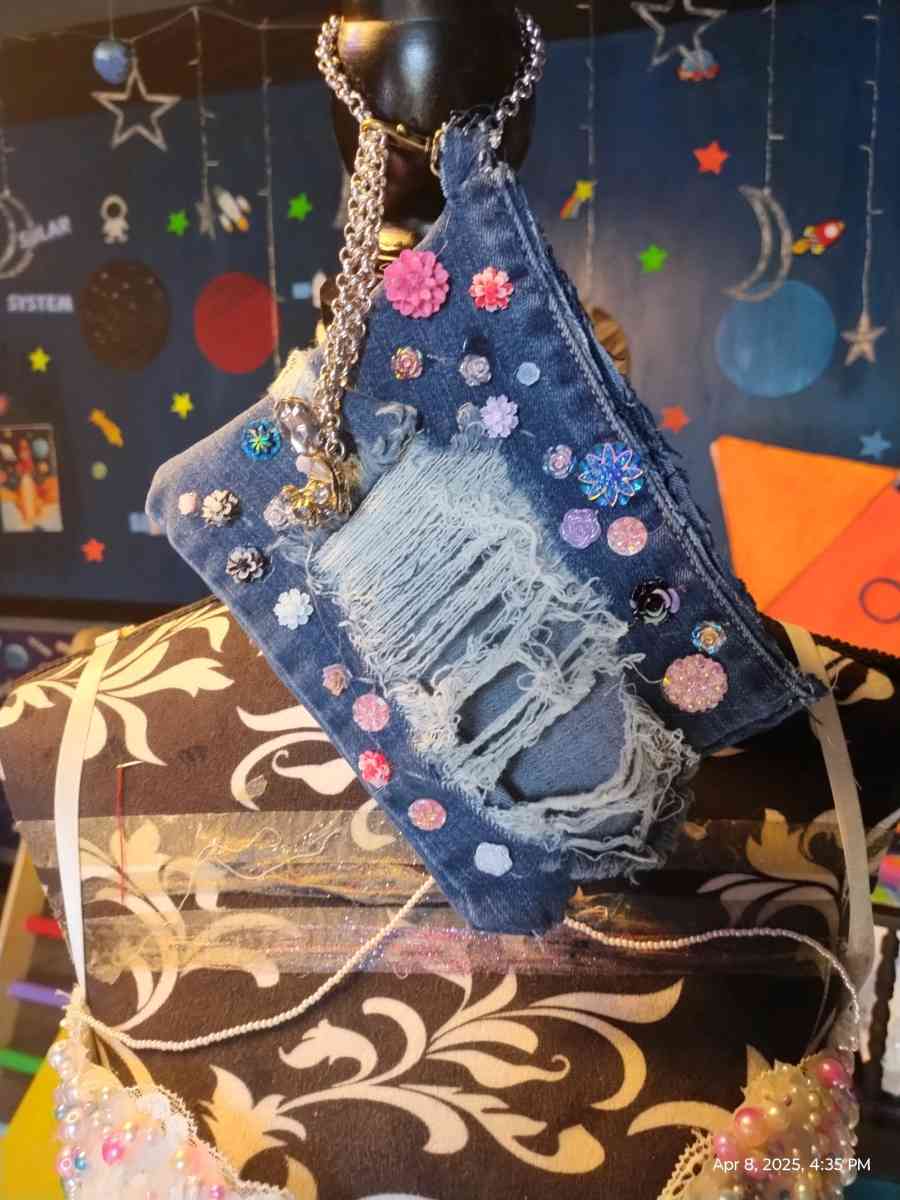 small purse - Fairdale, Kentucky - FleaMarketBay