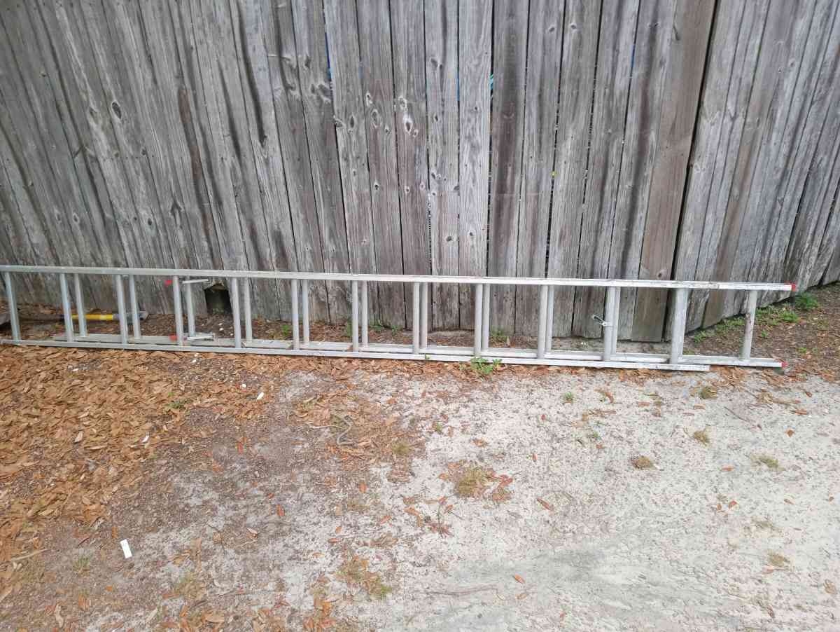 24ft aluminum extension ladder - Fort Walton Beach, Florida - FleaMarketBay