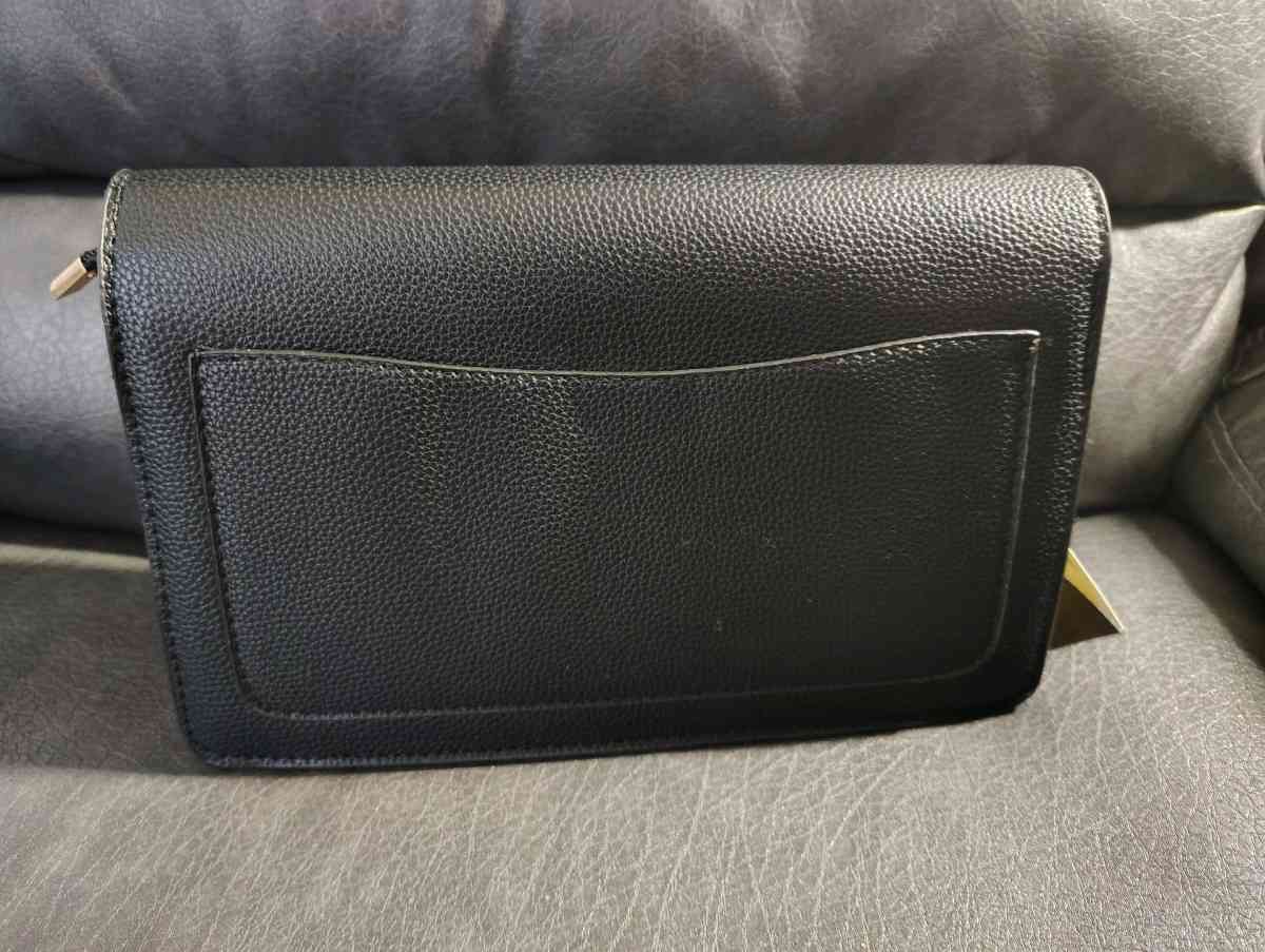 Crossbody - Milwaukee, Wisconsin - FleaMarketBay