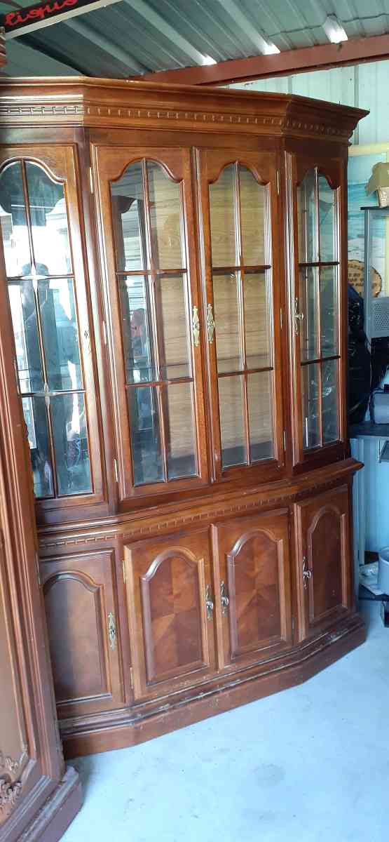 China Cabinet - Baytown, Texas