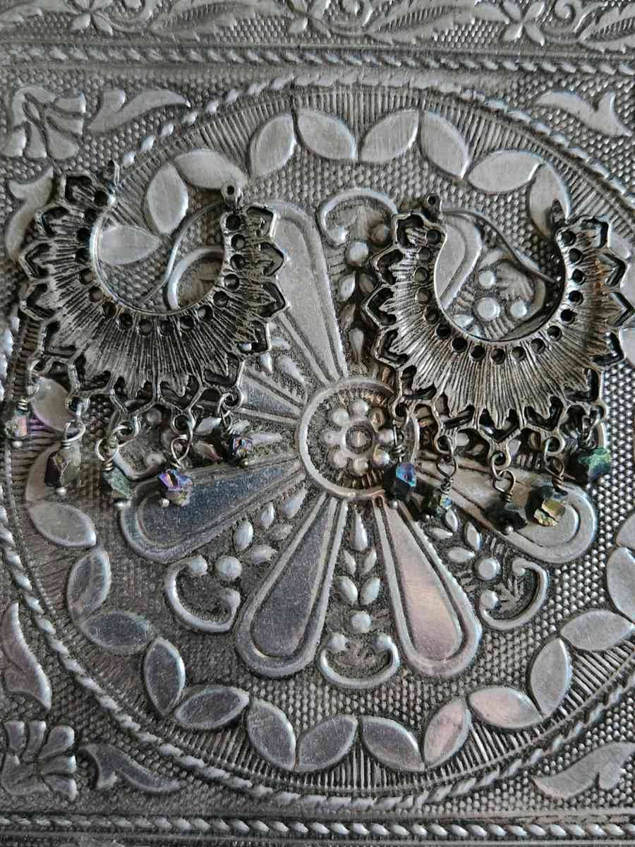 Costume Fashion jewelry - Lubbock, Texas - FleaMarketBay