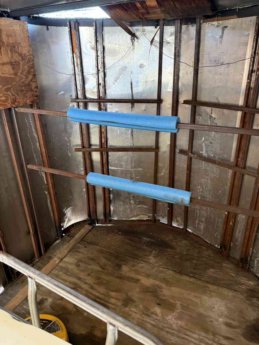 enclosed trailer - Winter Haven, Florida - FleaMarketBay