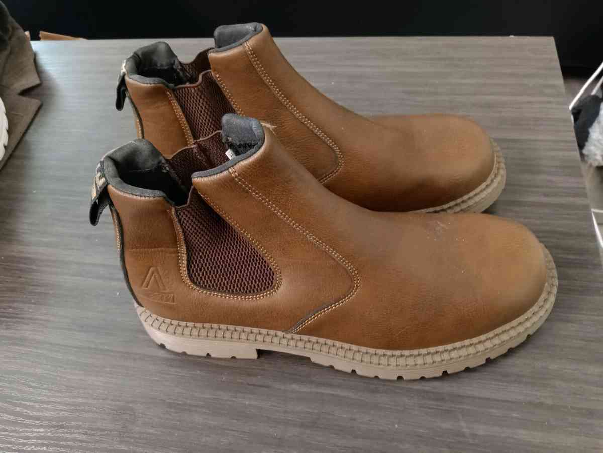 Mens Waterproof Steel toe Boots - Los Angeles, California - FleaMarketBay