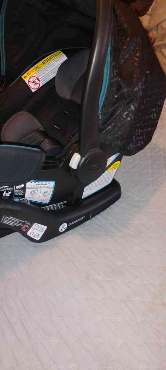 Carseat with Base - Los Angeles, California