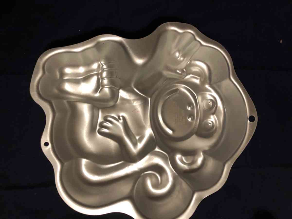 A Wilton cake pan its vintage in the 1970 - Hartsville, Tennessee