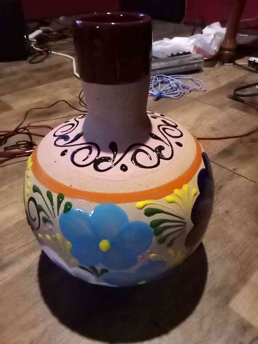 vase painted and glazed - Mc Minnville, Tennessee