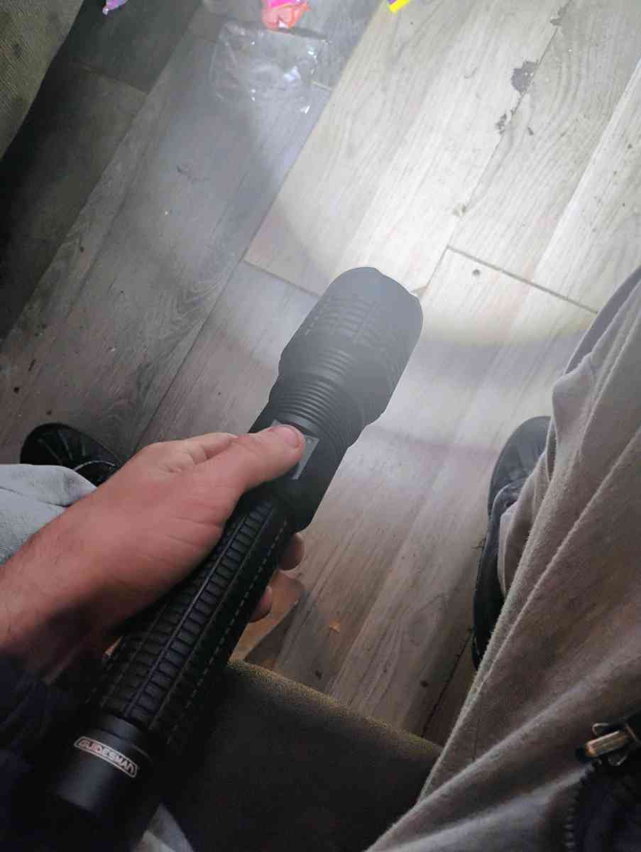 10000 Lumen flashflight - Akron, Ohio - FleaMarketBay