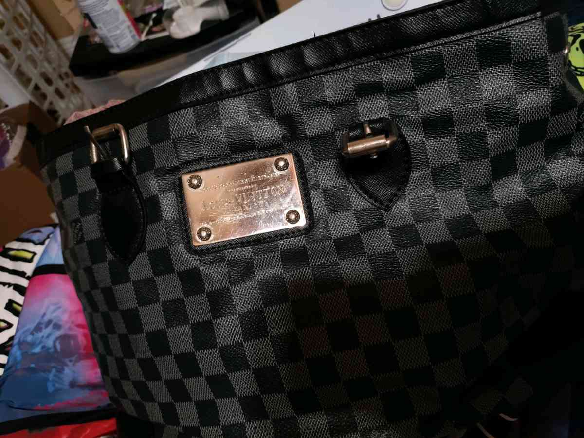 Louis Vuitton checkered purse - Antelope, California - FleaMarketBay