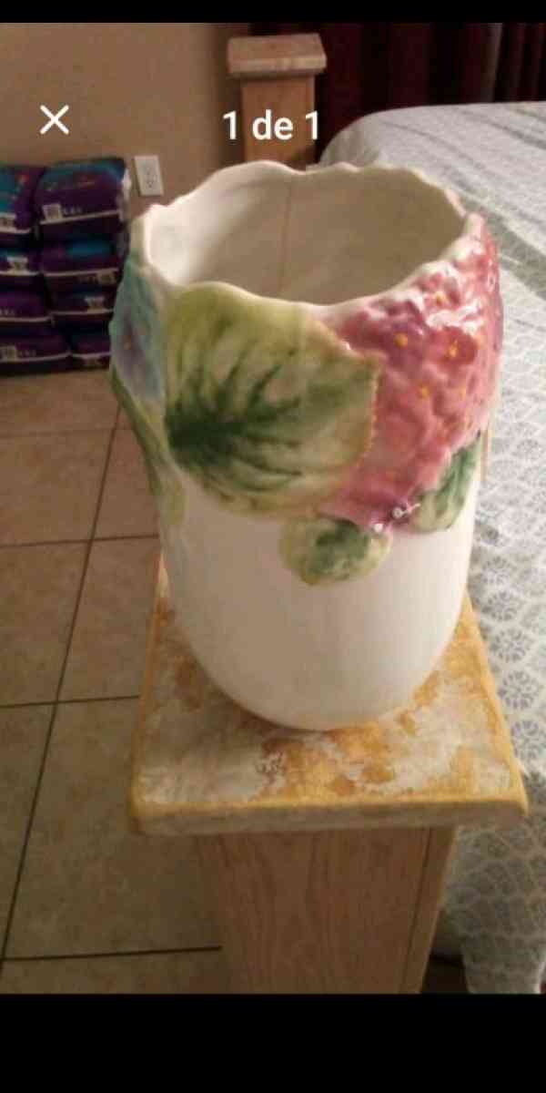 stoneware vase - Altamonte Springs, Florida