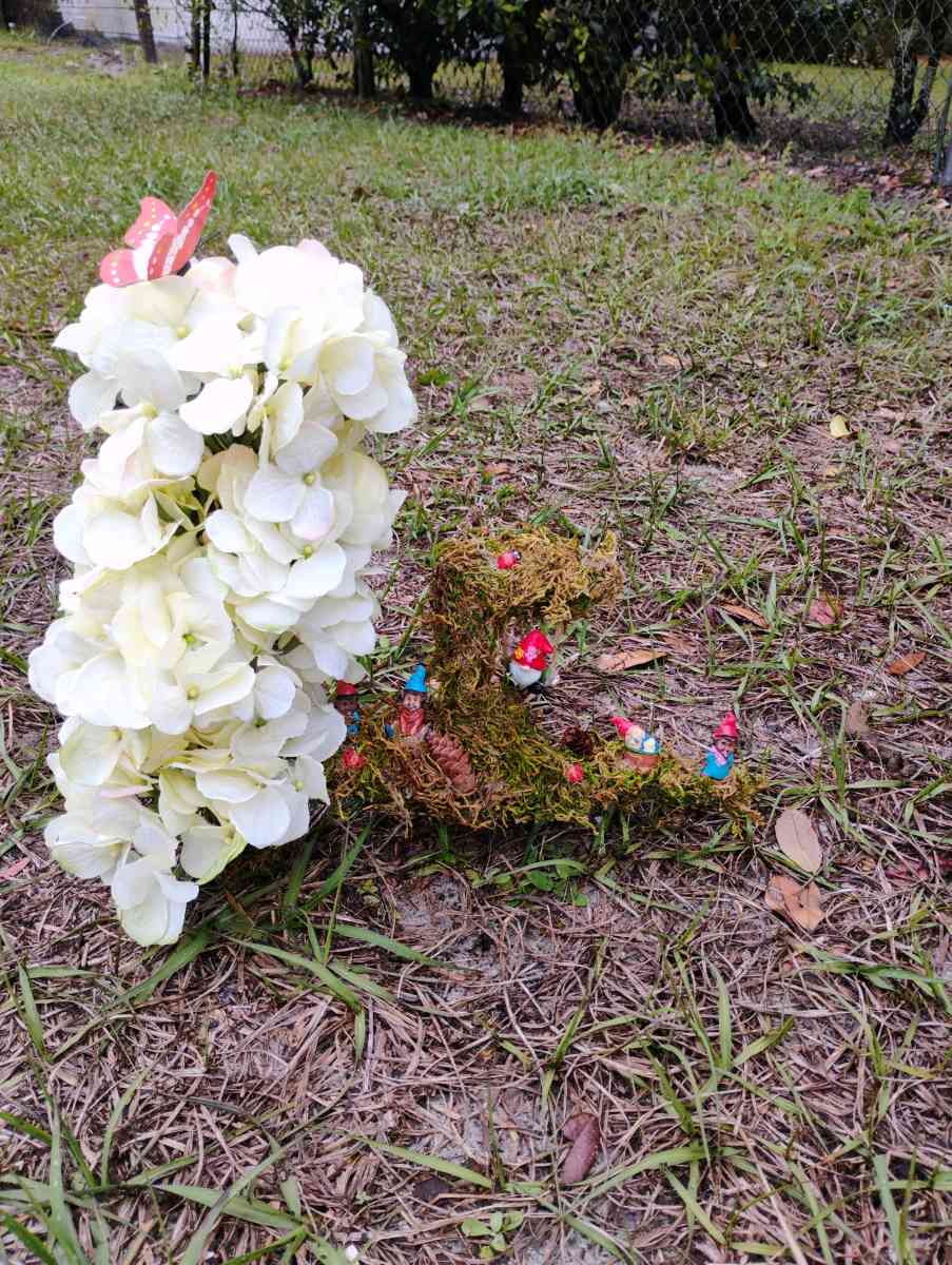 graveside flowers for loved ones - Jacksonville, Florida