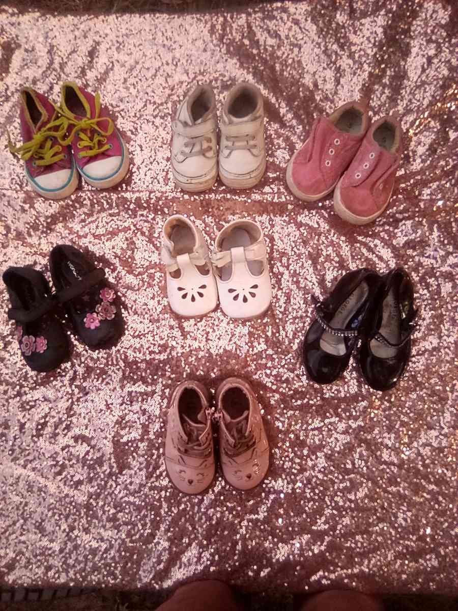 Girls shoes all like new - Auburndale, Florida - FleaMarketBay