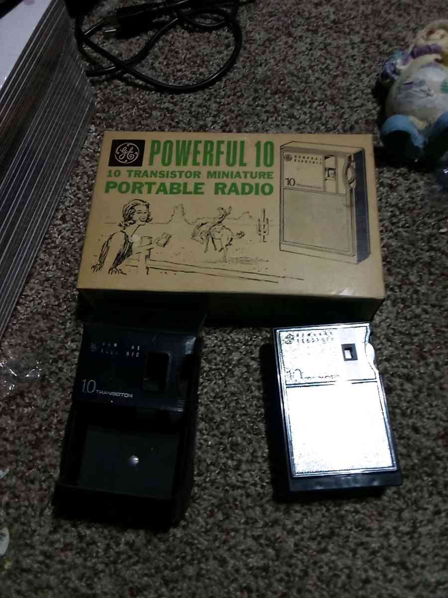 antique transistor radio - Mc Minnville, Tennessee - FleaMarketBay