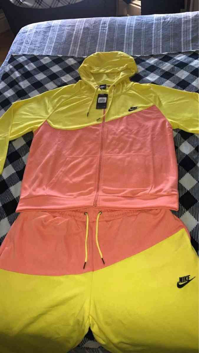 Nike sweatsuits and Nike techs - York, Pennsylvania - FleaMarketBay